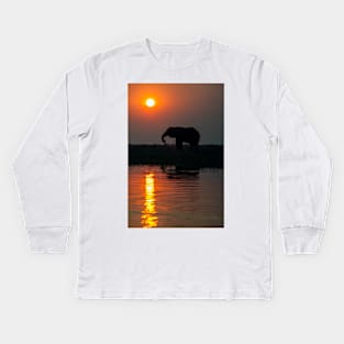 African elephant on the  Chobe River (C025/0431) Kids Long Sleeve T-Shirt